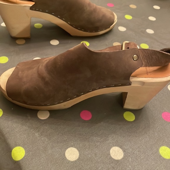 Cocoa brown Bryr Clogs - Size 38 barely worn - Picture 3 of 7